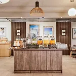 Ambassador Hotel 4*