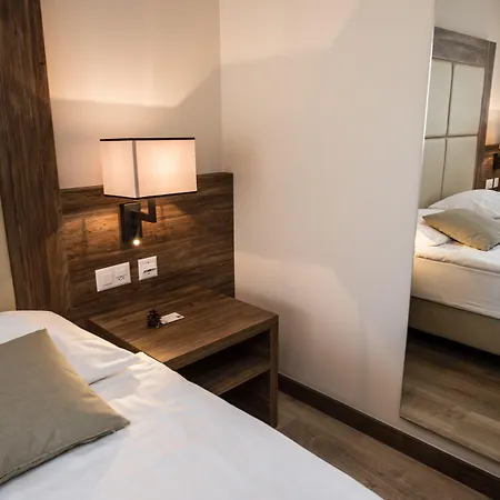 Ambassador Szálloda 4*