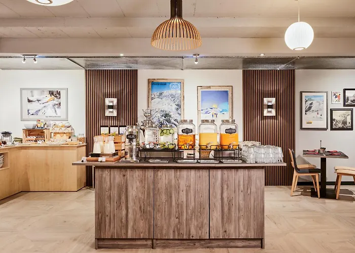 アンバサダー ホテル 4*