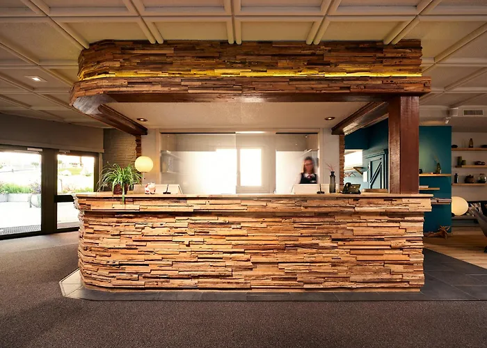 アンバサダー ホテル 4*