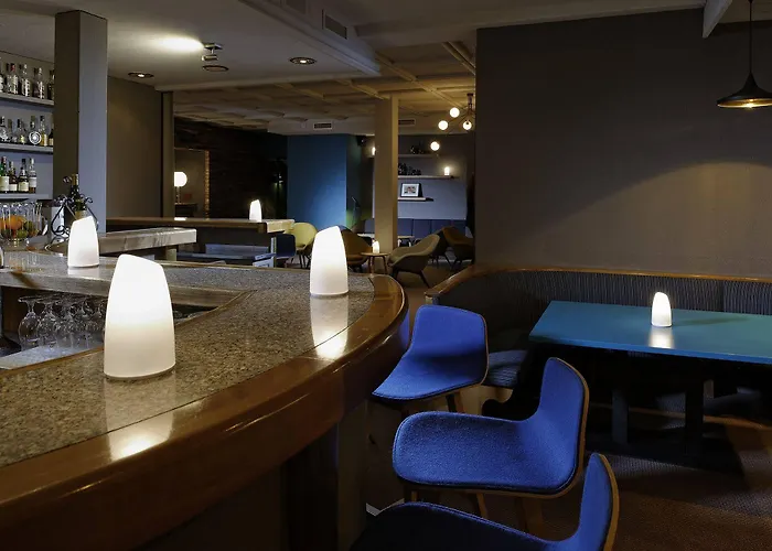 Ambassador Hotell 4*